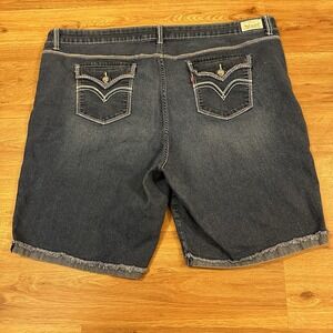Levi's classic Bermuda shorts rolled cuffed hem womens 24‎ Plus Size